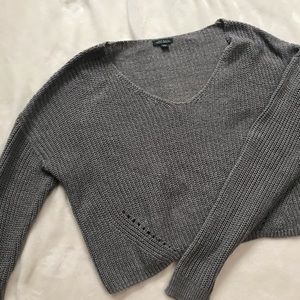 Gray cropped eyelet sweater in size M